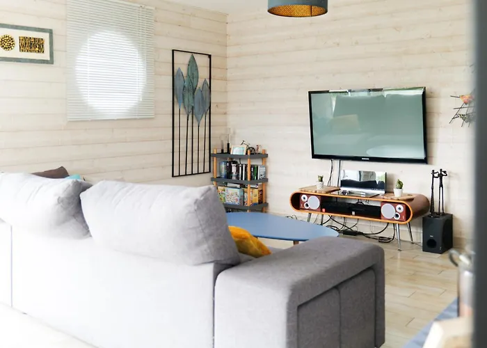 Jolie Maison En Bois à 2 Kms De La De Sur - 6 Personnes *