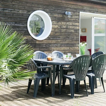Holiday home Jolie Maison En Bois A 2 Kms De La De Sur - 6 Personnes