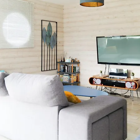 Jolie Maison En Bois A 2 Kms De La De Sur - 6 Personnes *