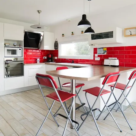 Holiday home Jolie Maison En Bois A 2 Kms De La De Sur - 6 Personnes